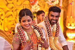 candid wedding photographers